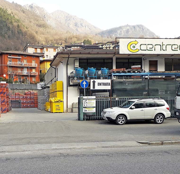 esterno magazzino edile di Gardone Val Trompia, materiali e isolanti per l'edilizia